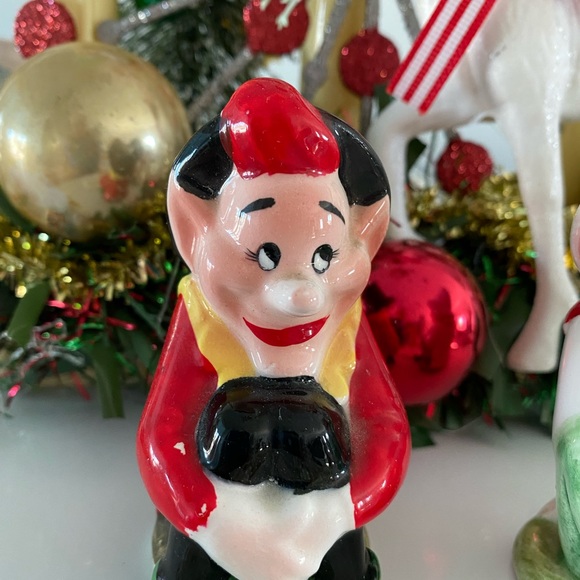 Vintage Knee Hugger Elf Pixie salt and pepper shakers - Picture 2 of 6